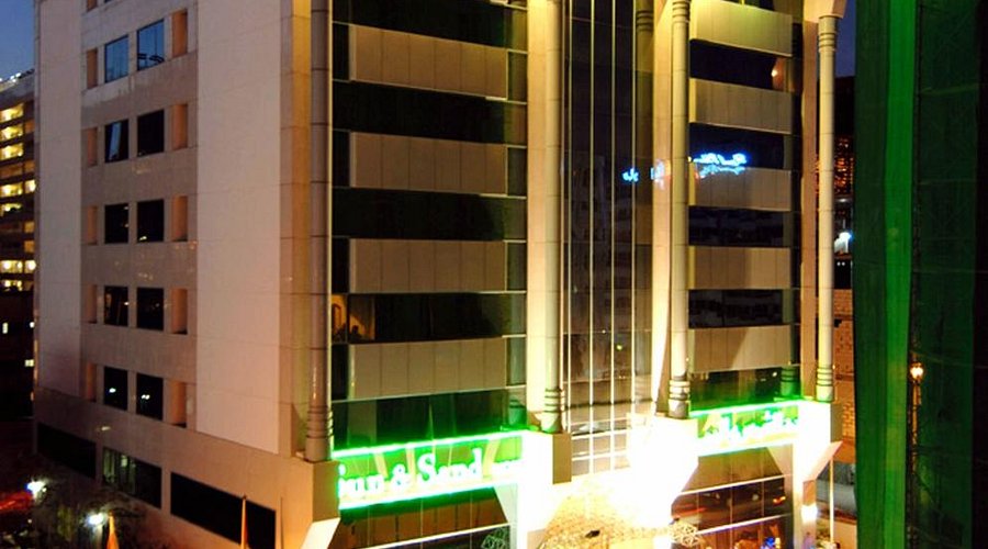 SUN AND SANDS HOTEL